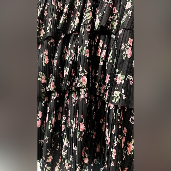 WAYF Floral Ruffled Mini Dress Puff Sleeve Size Small (NWT) - Picture 6 of 9